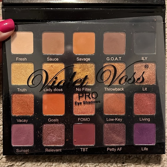 Violet Voss Hashtag - Picture 2 of 2